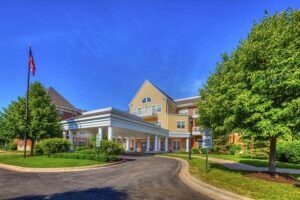 front of building image holmstad photo gallery